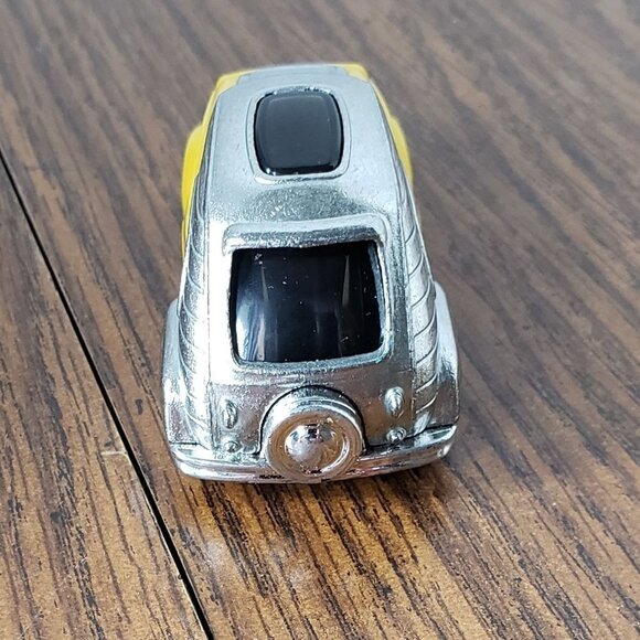 2021 Hot Wheels #22 HW Gateways 2/5 RV THERE YET Yellow/Chrome - Picture 2 of 5